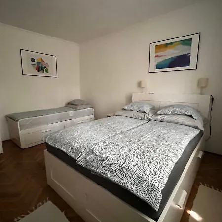 Tisch Vendeghaz